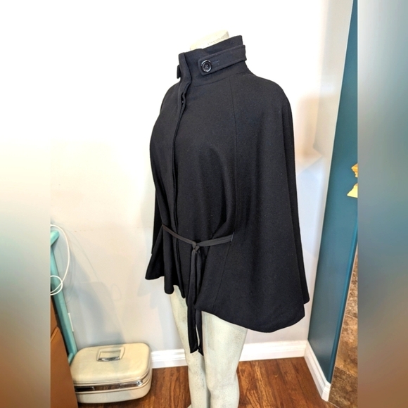 Vintage Wool Cape, black wool blend with satin tie Size M loose fit - Picture 6 of 13